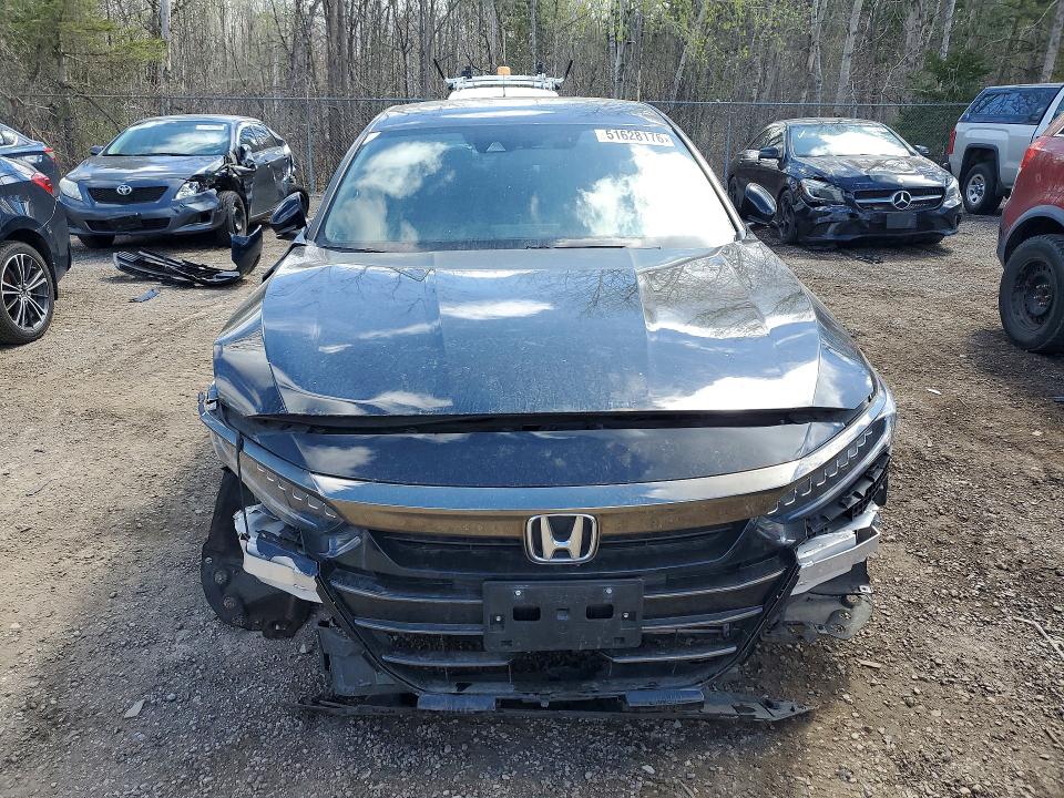 51628176 :رقم المزاد ، 1HGCV1F37NA801971 vin ، 2022 Honda Accord مزاد بيع