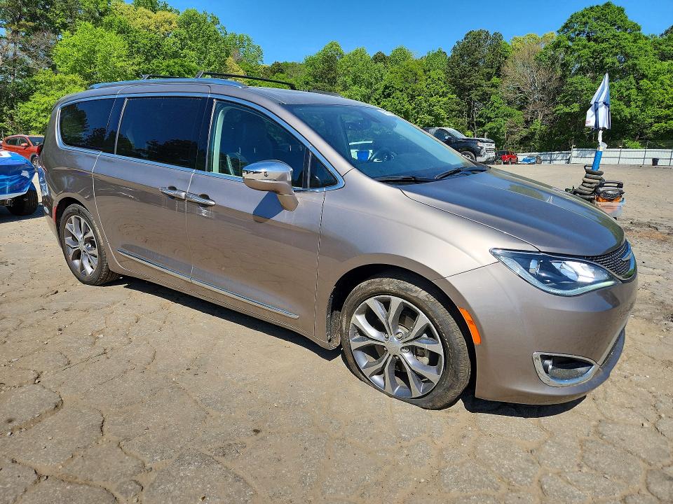 Продаж на аукціоні авто 2018 Chrysler Pacifica, vin: 2C4RC1GG4JR158260, номер лоту: 49608016