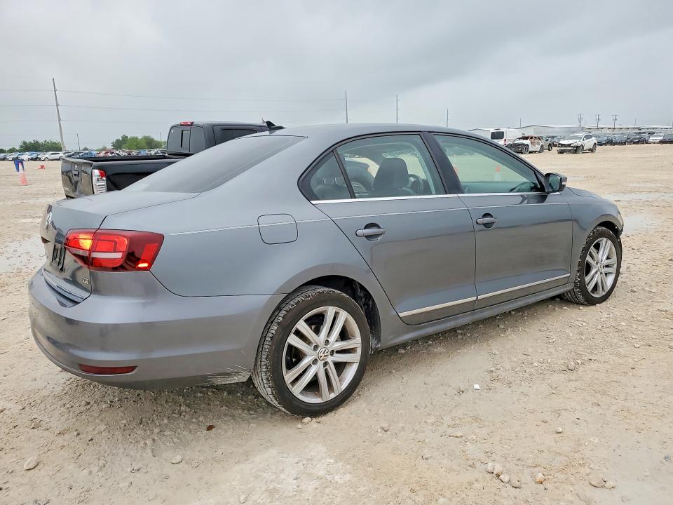 49747316 :رقم المزاد ، 3VWL17AJ4HM235095 vin ، 2017 Volkswagen Jetta مزاد بيع