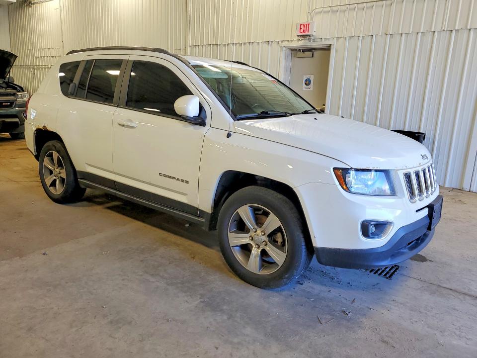 51304306 :رقم المزاد ، 1C4NJDEB3HD193012 vin ، 2017 Jeep Compass مزاد بيع