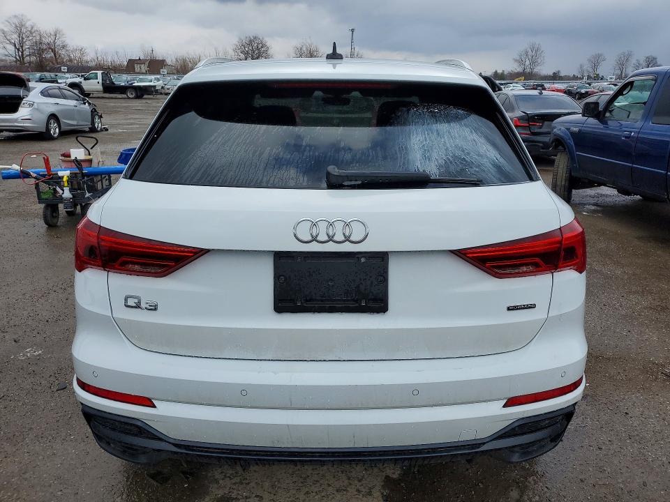 48258266 :رقم المزاد ، WA1FECF31M1040581 vin ، 2021 Audi Q3 مزاد بيع