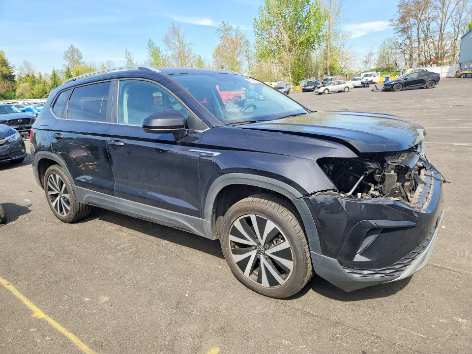 Продаж на аукціоні авто 2022 Volkswagen Taos, vin: 3VVWX7B24NM091065, номер лоту: 49046666