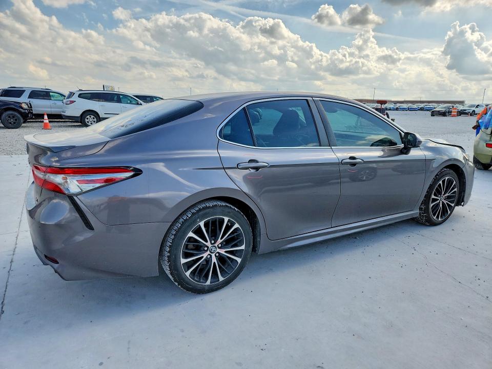 Продаж на аукціоні авто 2018 Toyota Camry, vin: 4T1B11HK8JU588592, номер лоту: 49507076