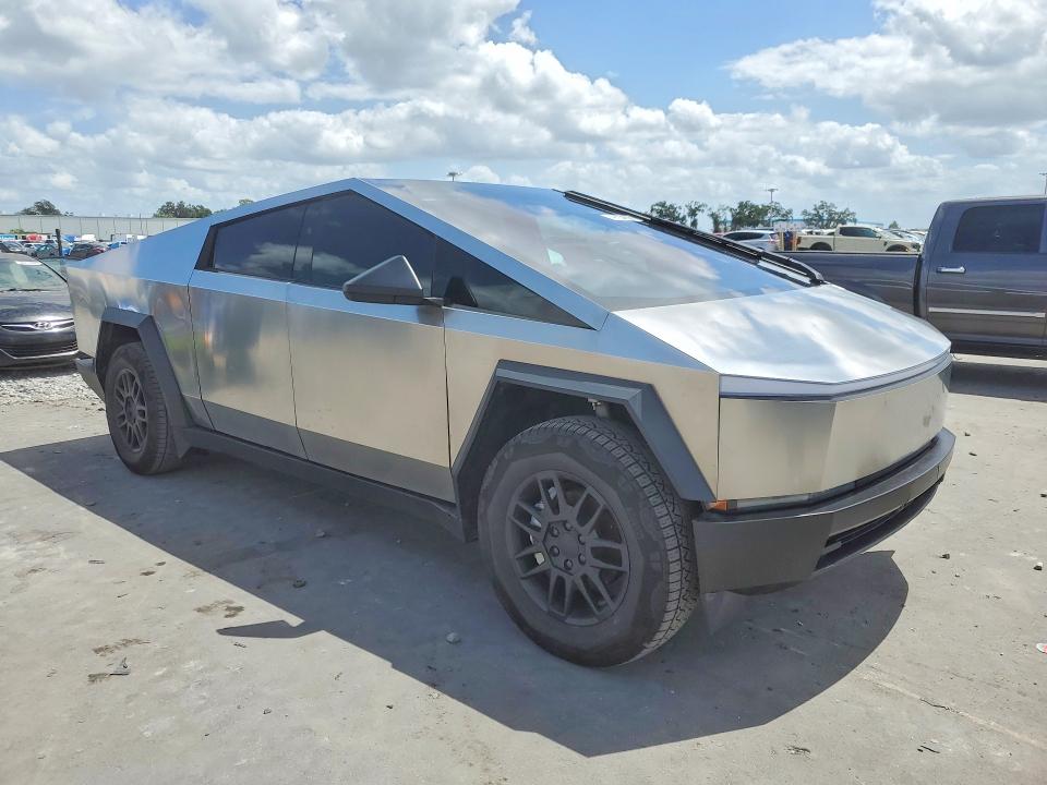49734806 :رقم المزاد ، 7G2CEHED4RA025792 vin ، 2024 Tesla Cybertruck مزاد بيع