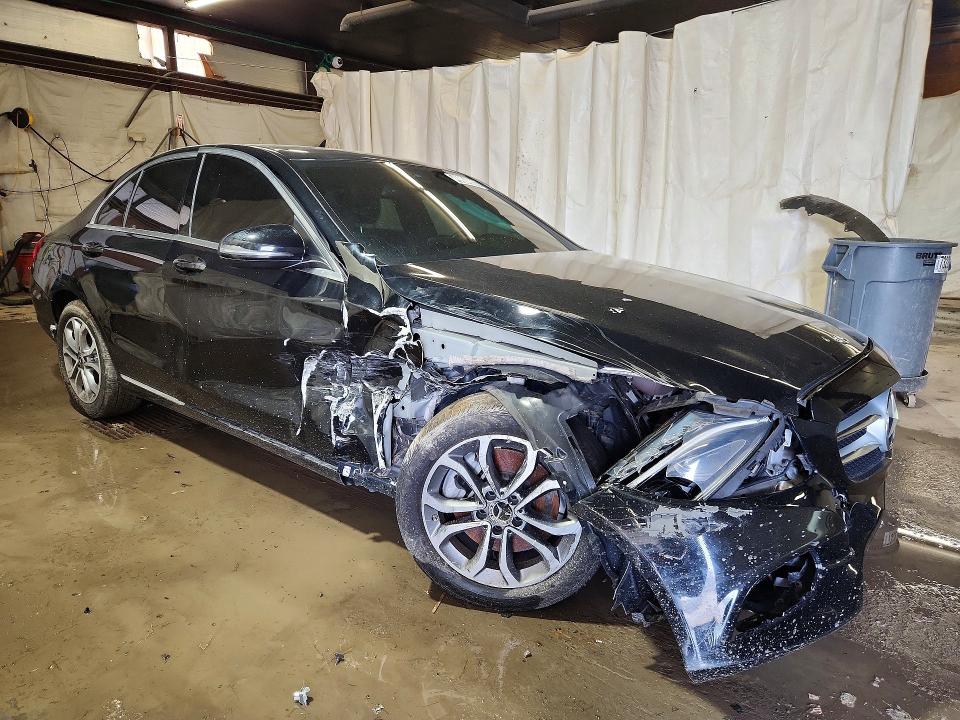 49904096 :رقم المزاد ، 55SWF4KB5JU234392 vin ، 2018 Mercedes-benz C مزاد بيع