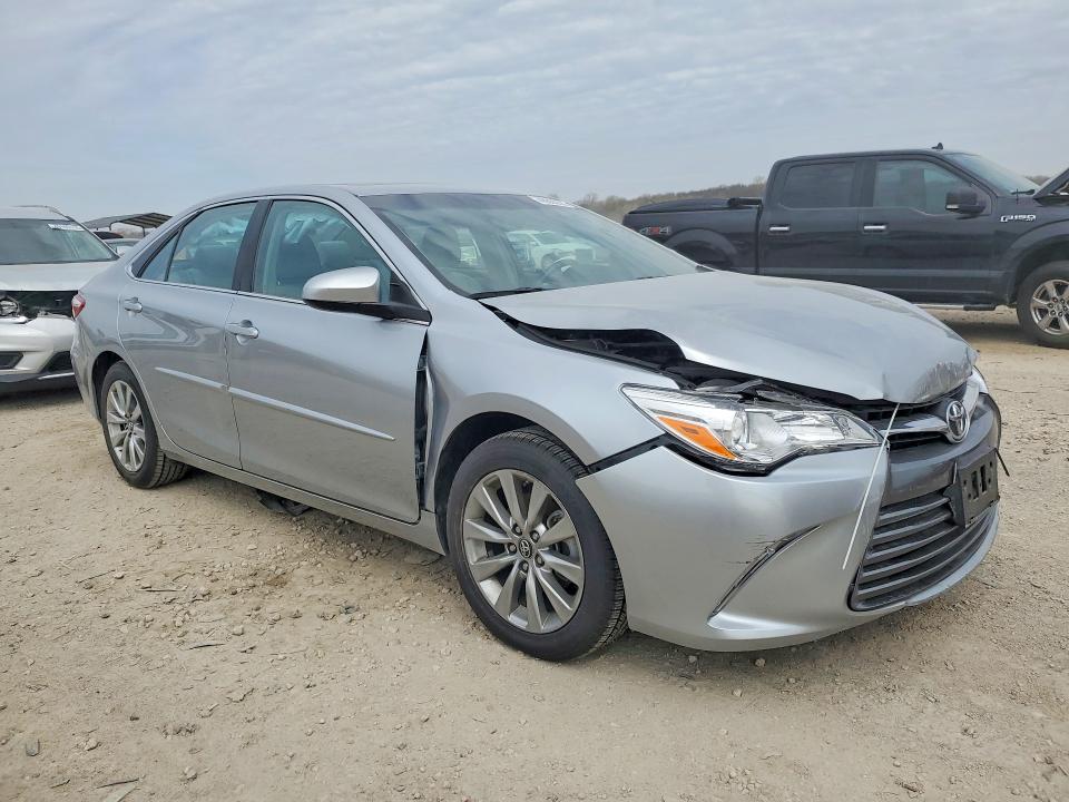 48865326 :رقم المزاد ، 4T1BF1FK0HU728942 vin ، 2017 Toyota Camry مزاد بيع