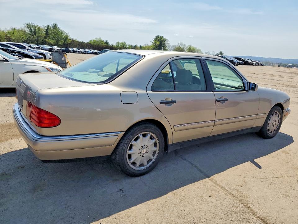 1999 Mercedes-benz E მანქანა იყიდება აუქციონზე, vin: WDBJF65H0XA932237, აუქციონის ნომერი: 49839846
