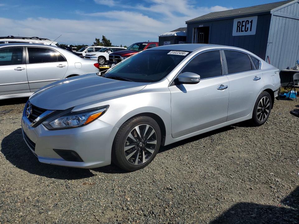 Продаж на аукціоні авто 2018 Nissan Altima, vin: 1N4AL3AP1JC215420, номер лоту: 51022456