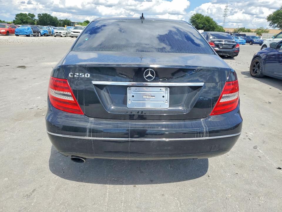 51112696 :رقم المزاد ، WDDGF4HB3DR272947 vin ، 2013 Mercedes-benz C مزاد بيع