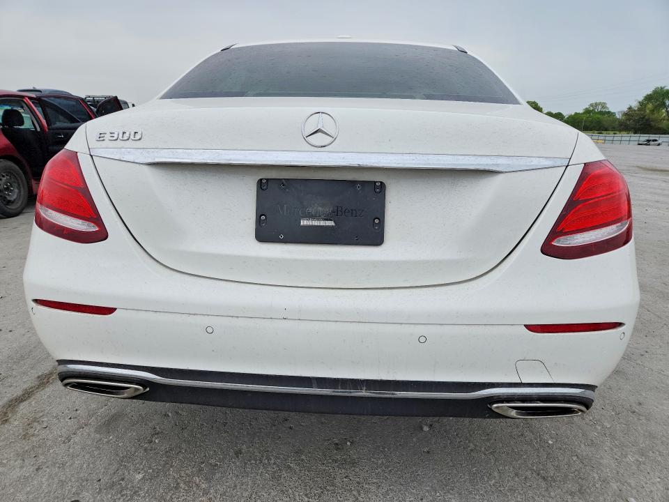 49017996 :رقم المزاد ، WDDZF4JBXHA219301 vin ، 2017 Mercedes-benz E مزاد بيع
