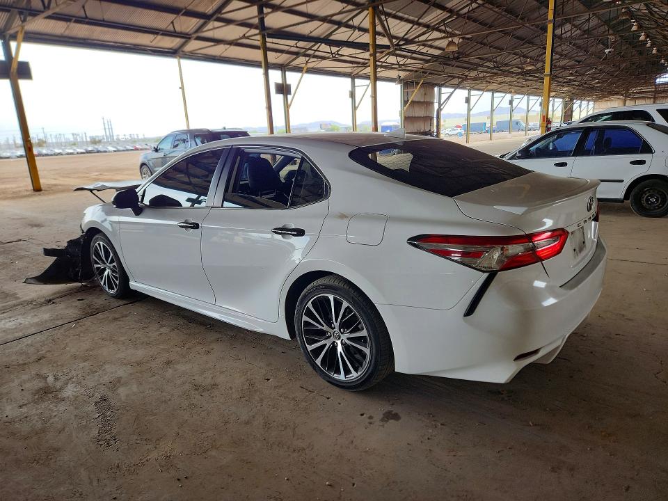 49668026 :رقم المزاد ، 4T1G11AK5LU944158 vin ، 2020 Toyota Camry مزاد بيع