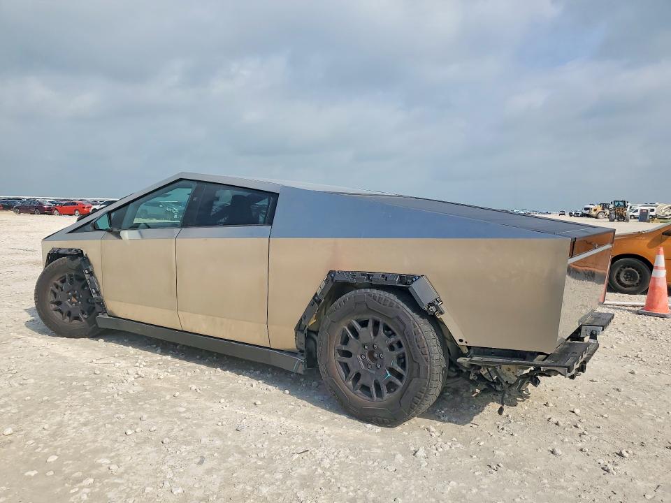 50323656 :رقم المزاد ، 7G2CEHED3RA010782 vin ، 2024 Tesla Cybertruck مزاد بيع