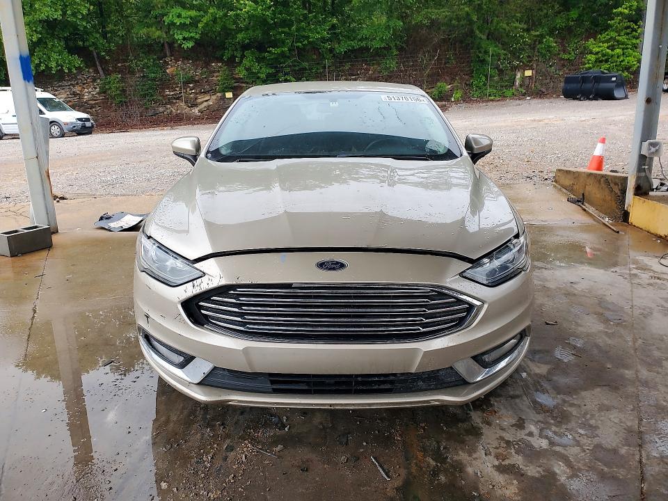 51370156 :رقم المزاد ، 3FA6P0LUXJR269652 vin ، 2018 Ford Fusion مزاد بيع