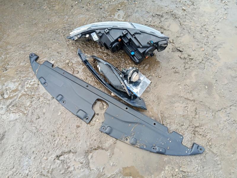 49656856 :رقم المزاد ، 2C4RC1EG4JR198146 vin ، 2018 Chrysler Pacifica مزاد بيع