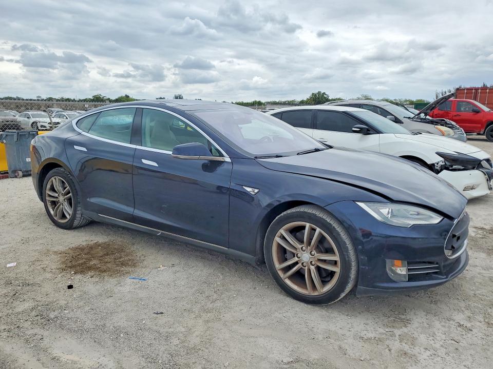 Продажа на аукционе авто 2013 Tesla Model S, vin: 5YJSA1CN7DFP19725, номер лота: 51188016