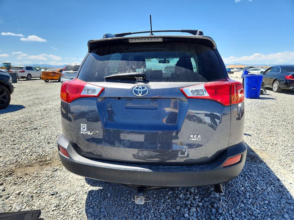 50110456 :رقم المزاد ، JTMRFREV7FD114108 vin ، 2015 Toyota Rav4 مزاد بيع