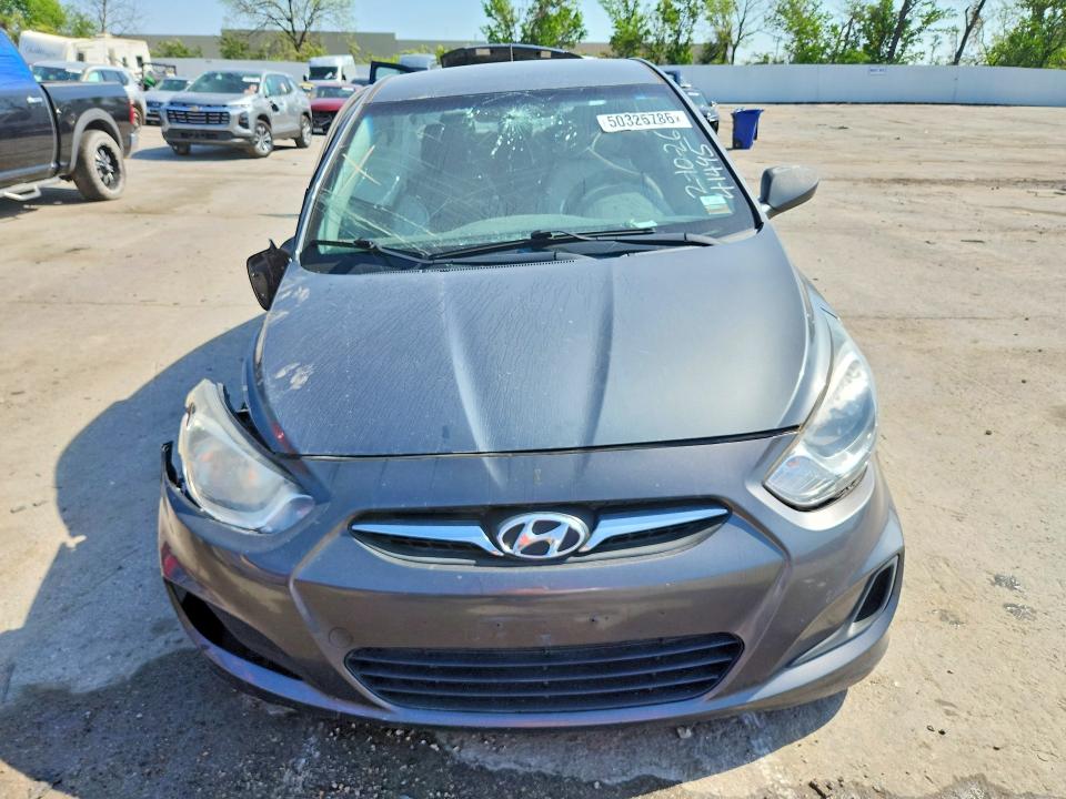 2013 Hyundai Accent მანქანა იყიდება აუქციონზე, vin: KMHCT4AE4DU375549, აუქციონის ნომერი: 50325786