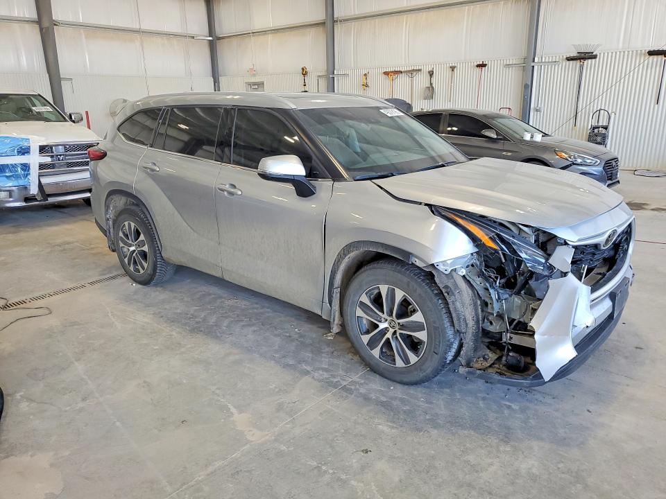 49579196 :رقم المزاد ، 5TDHZRBH2NS576175 vin ، 2022 Toyota Highlander مزاد بيع