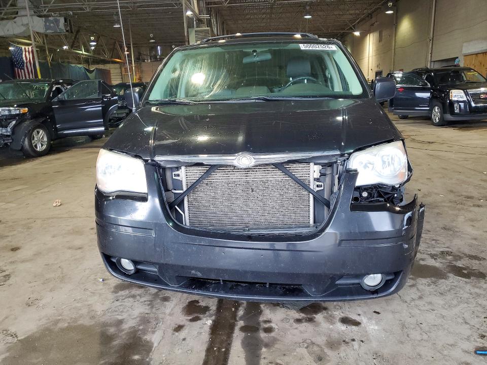 50002526 :رقم المزاد ، 2A4RR8D16AR405151 vin ، 2010 Chrysler Town & Country مزاد بيع