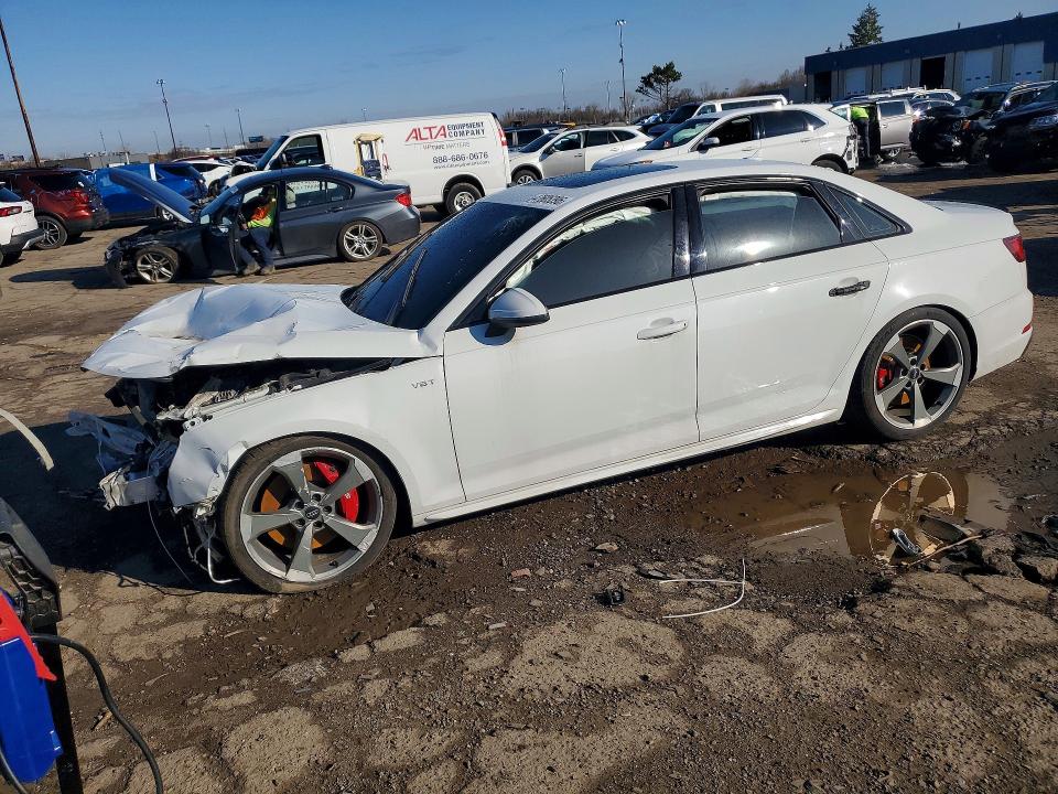 2018 Audi S4 მანქანა იყიდება აუქციონზე, vin: WAUC4AF4XJA132418, აუქციონის ნომერი: 47605396