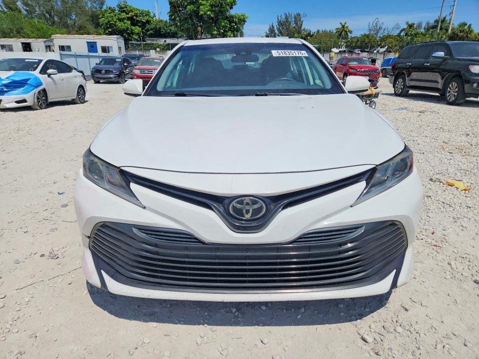 51835176 :رقم المزاد ، 4T1B11HK3KU741753 vin ، 2019 Toyota Camry مزاد بيع