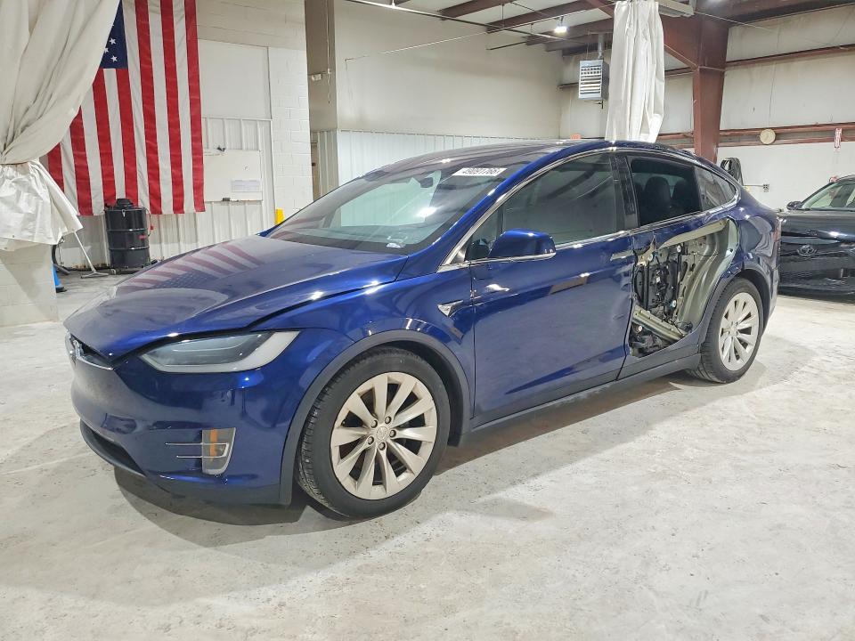 49091766 :رقم المزاد ، 5YJXCBE23JF102438 vin ، 2018 Tesla Model X مزاد بيع