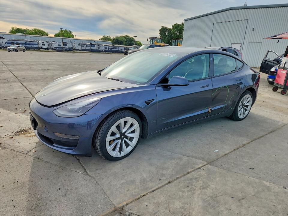 48878016 :رقم المزاد ، 5YJ3E1EA6NF370030 vin ، 2022 Tesla Model 3 مزاد بيع