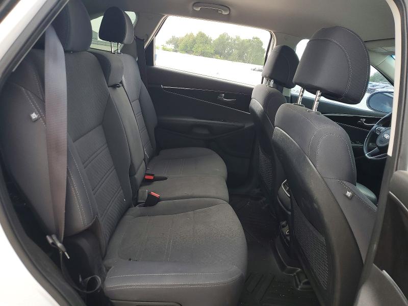 51022586 :رقم المزاد ، 5XYPG4A34HG226770 vin ، 2017 Kia Sorento مزاد بيع