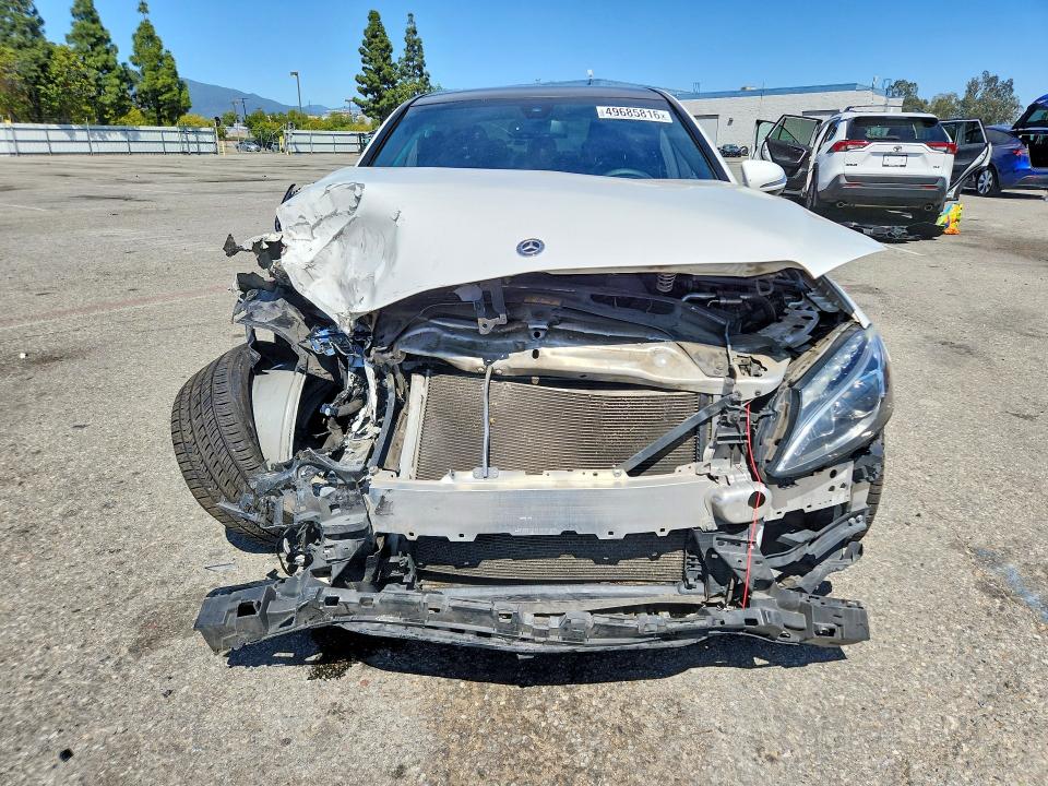 49685816 :رقم المزاد ، 55SWF4JB5JU265031 vin ، 2018 Mercedes-benz C مزاد بيع