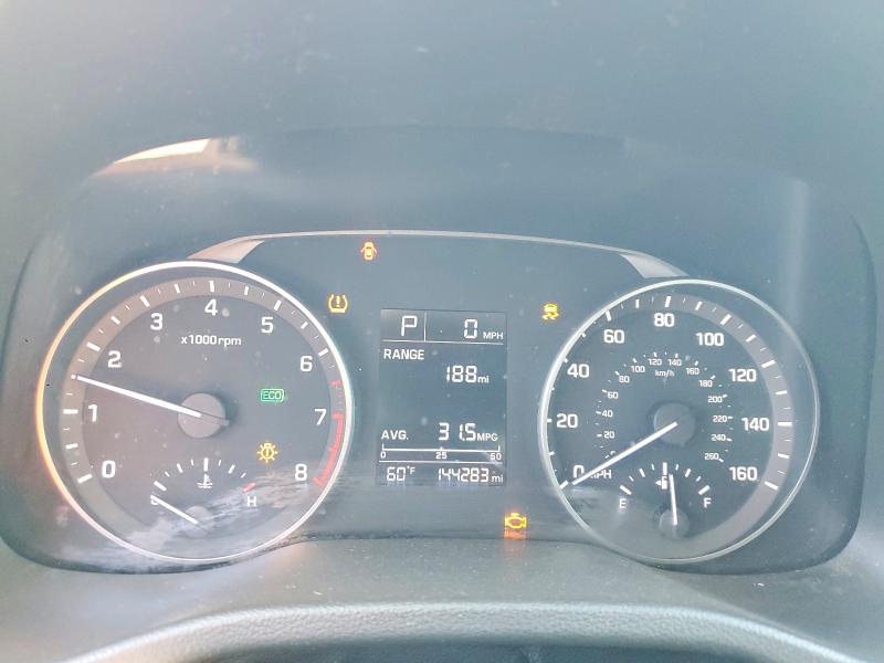 51021996 :رقم المزاد ، 5NPD74LF1HH201814 vin ، 2017 Hyundai Elantra مزاد بيع