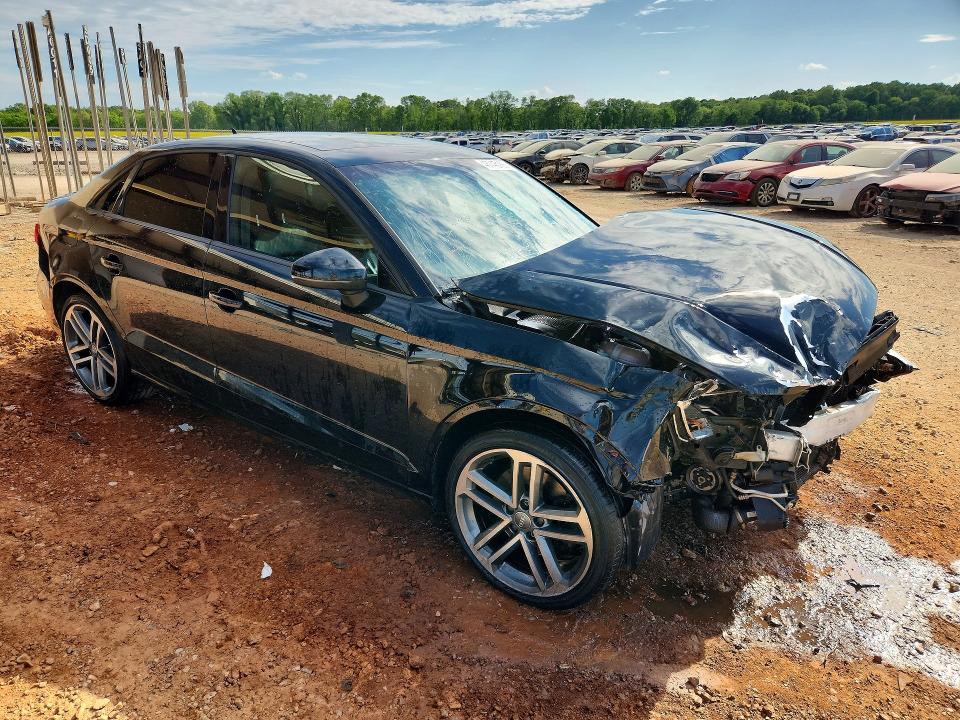 48745166 :رقم المزاد ، WAUAUGFF3H1042839 vin ، 2017 Audi A3 مزاد بيع