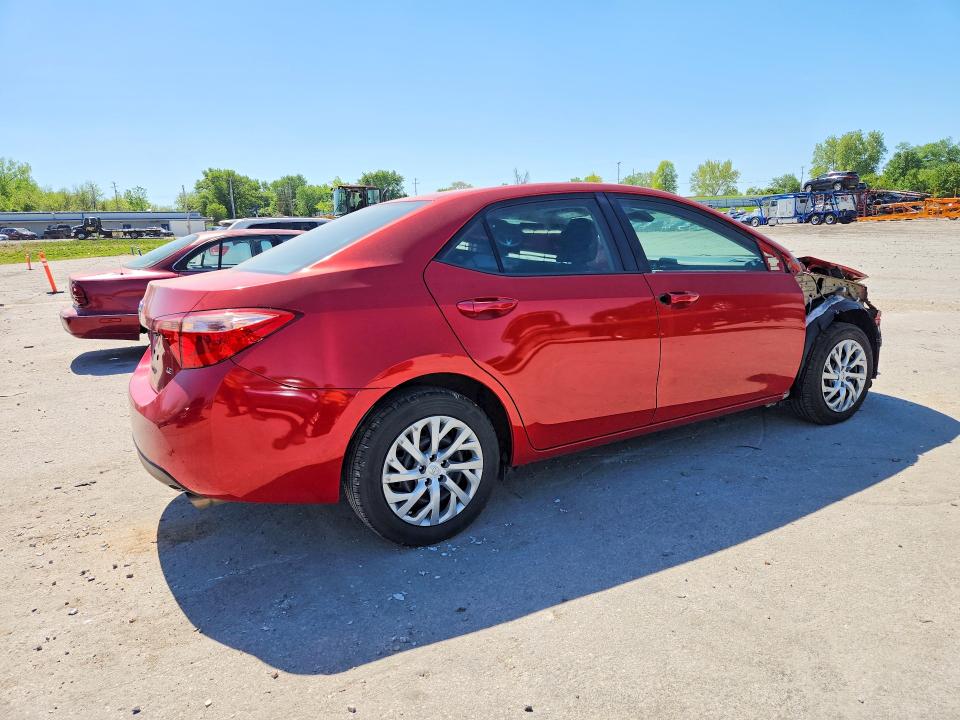 50337756 :رقم المزاد ، 5YFBURHE6JP839658 vin ، 2018 Toyota Corolla مزاد بيع