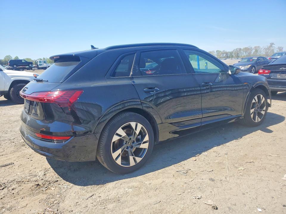 49625656 :رقم المزاد ، WA1AAAGE8PB005058 vin ، 2023 Audi E-tron مزاد بيع