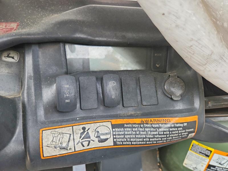 2015 John Deere Gator Xuv 825i მანქანა იყიდება აუქციონზე, vin: 1M0825GSJFM102520, აუქციონის ნომერი: 51189016