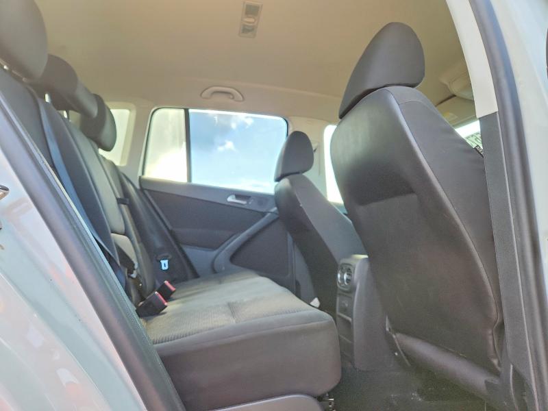 2017 Volkswagen Tiguan მანქანა იყიდება აუქციონზე, vin: WVGAV7AX7HK046978, აუქციონის ნომერი: 51856736
