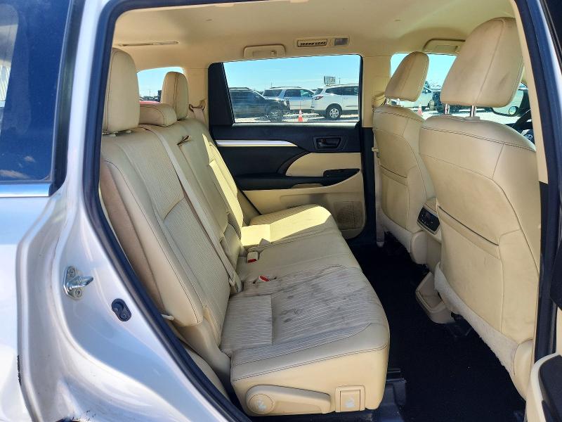 Продажа на аукционе авто 2015 Toyota Highlander, vin: 5TDZKRFH4FS117699, номер лота: 49020996