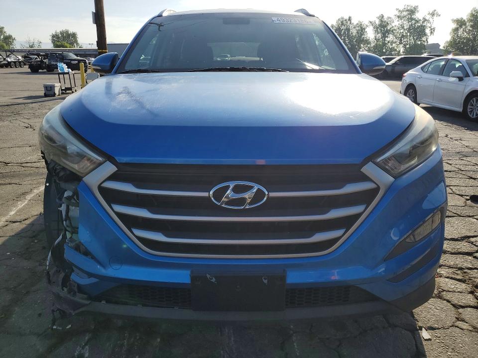 49323186 :رقم المزاد ، KM8J33A48JU603038 vin ، 2018 Hyundai Tucson مزاد بيع