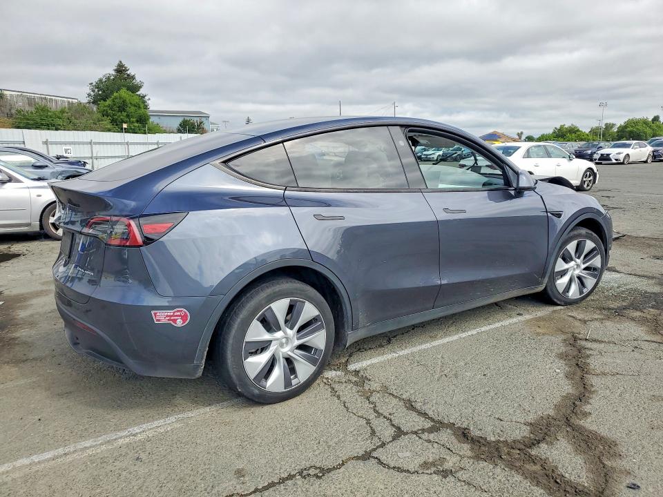 49752216 :رقم المزاد ، 7SAYGDEE0PF902110 vin ، 2023 Tesla Model Y مزاد بيع