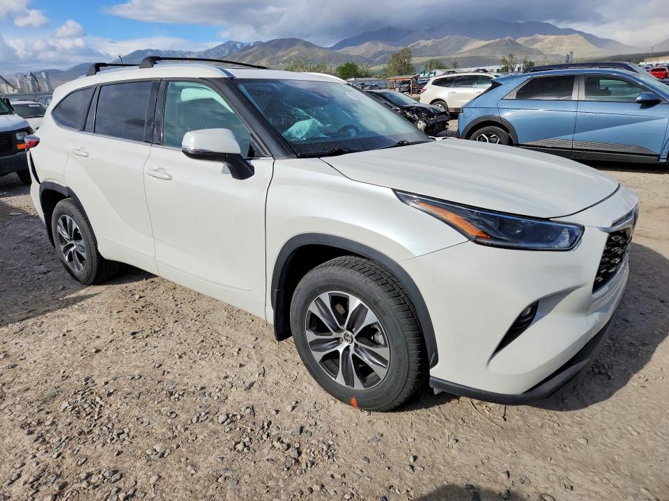 Aukcja sprzedaży 2021 Toyota Highlander, vin: 5TDHZRBH6MS530458, numer aukcji: 50675516