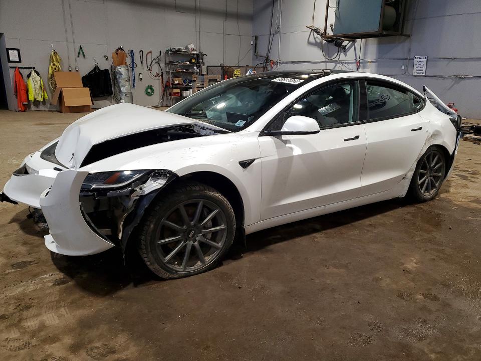 48801056 :رقم المزاد ، LRW3E7EB9RC086869 vin ، 2024 Tesla Model 3 مزاد بيع