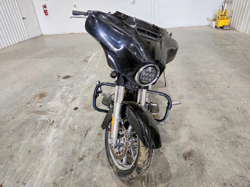 52005886 :رقم المزاد ، 1HD1KRM14GB654549 vin ، 2016 Harley Davidson Flhxs مزاد بيع
