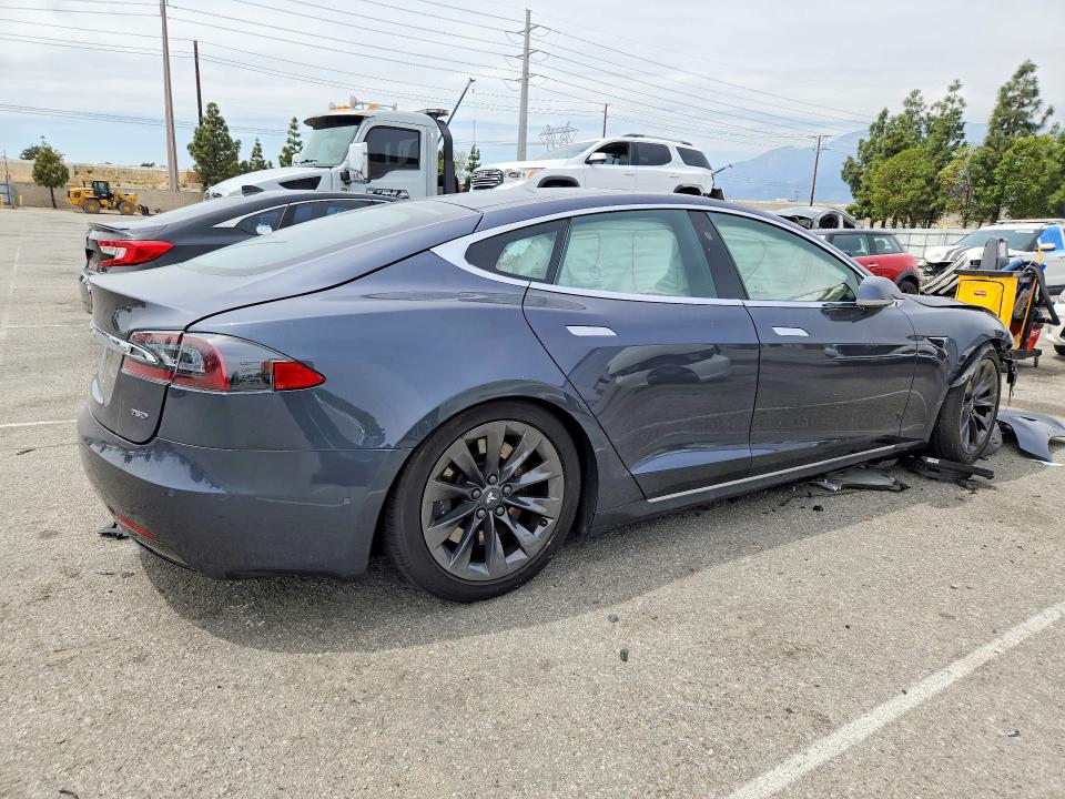Продаж на аукціоні авто 2018 Tesla Model S, vin: 5YJSA1E21JF262702, номер лоту: 50315696