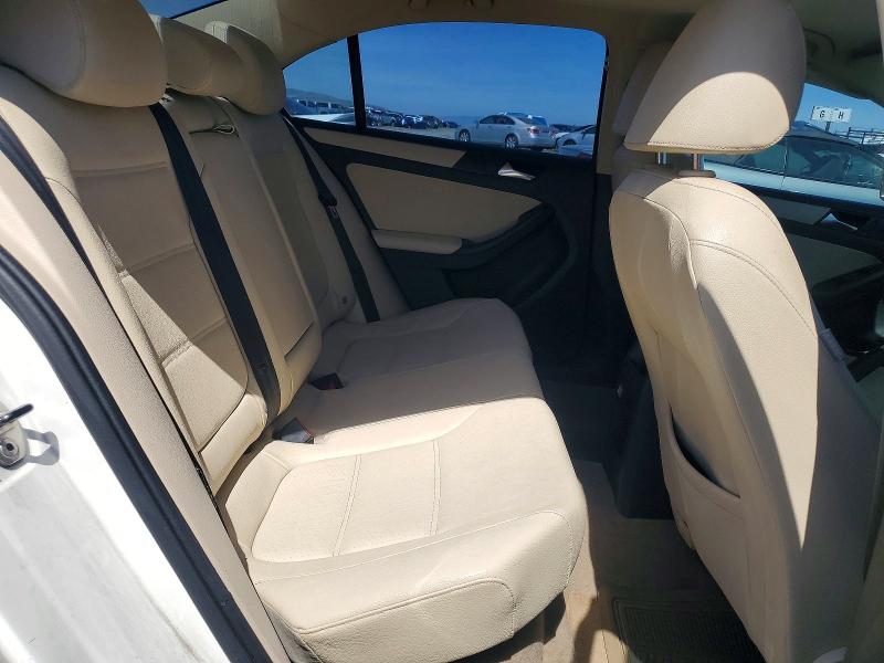 49173506 :رقم المزاد ، 3VWBP7AJ4CM317492 vin ، 2012 Volkswagen Jetta مزاد بيع