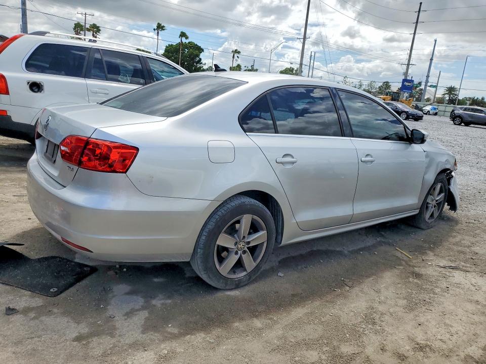 Продажа на аукционе авто 2013 Volkswagen Jetta, vin: 3VWLL7AJ4DM439609, номер лота: 49281716