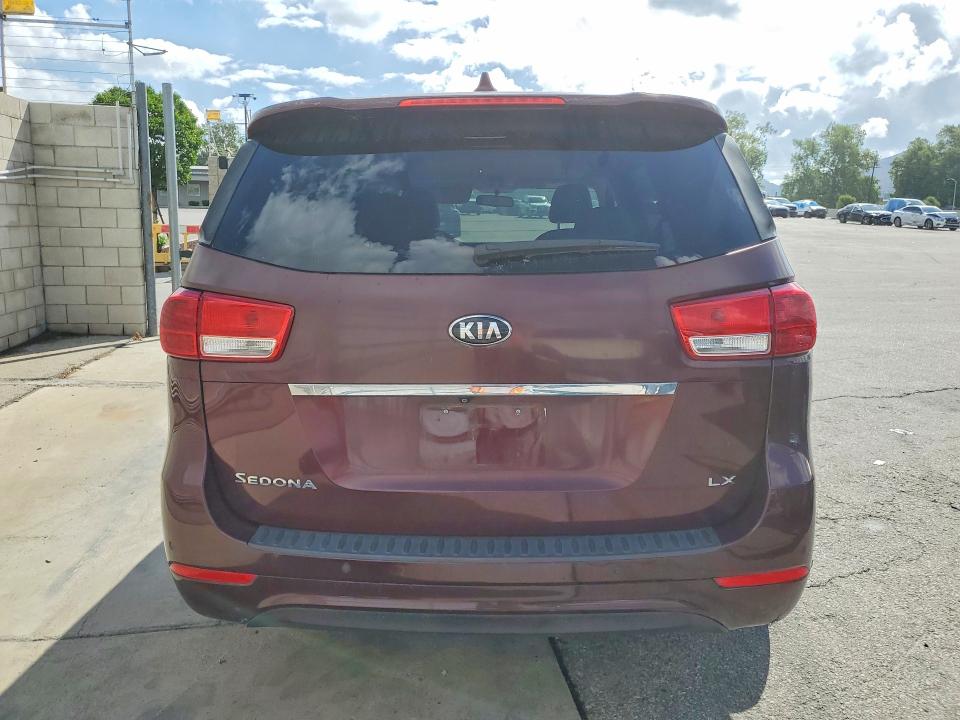 48312156 :رقم المزاد ، KNDMB5C12G6121326 vin ، 2016 Kia Sedona مزاد بيع