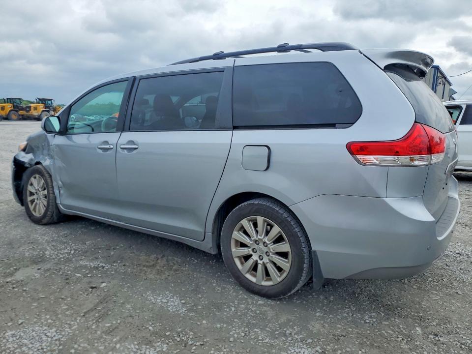 51823226 :رقم المزاد ، 5TDDK3DC5ES082281 vin ، 2014 Toyota Sienna مزاد بيع
