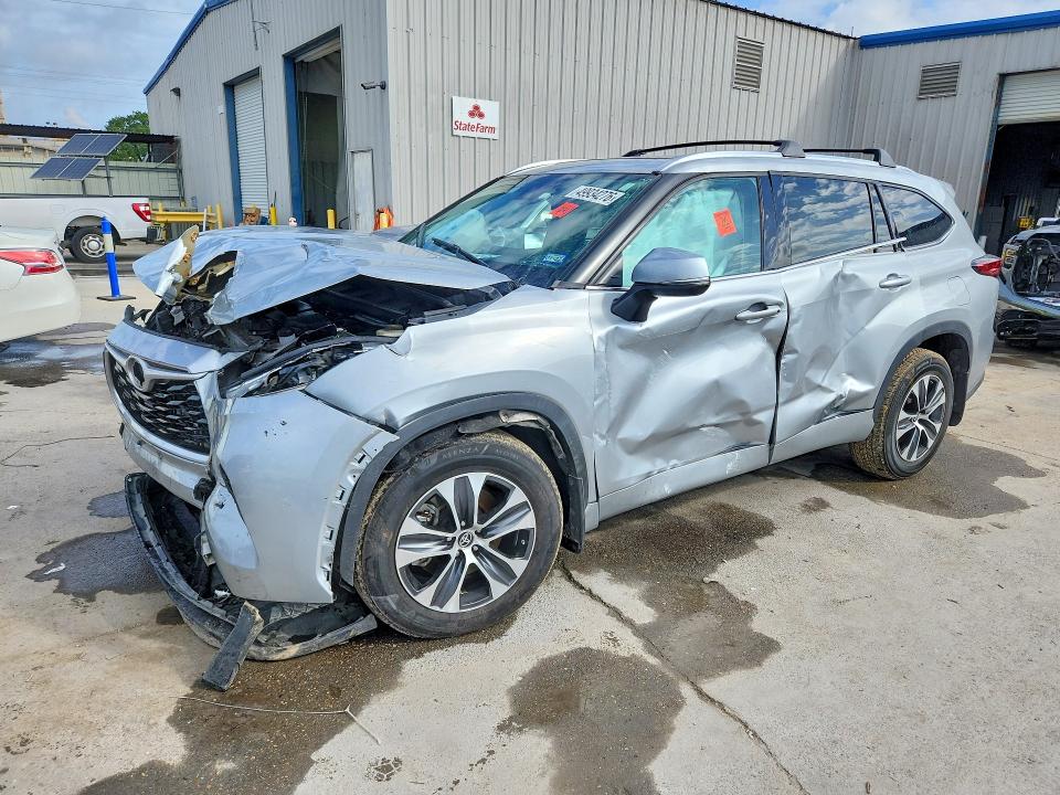 Продаж на аукціоні авто 2021 Toyota Highlander, vin: 5TDGZRBH1MS074283, номер лоту: 49934276