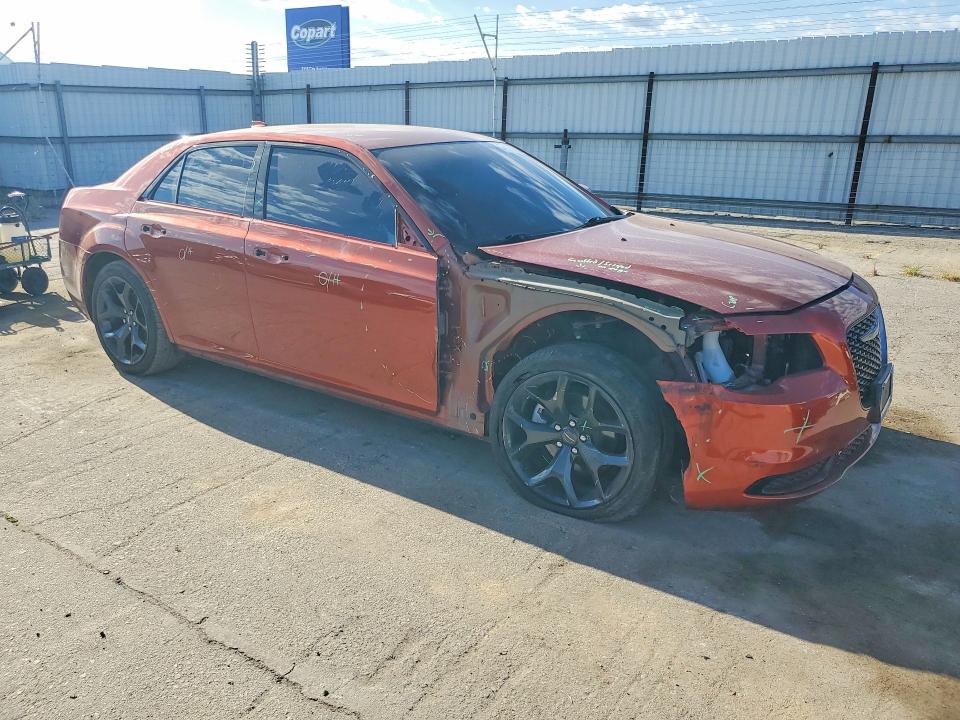 49016686 :رقم المزاد ، 2C3CCAAGXMH609365 vin ، 2021 Chrysler 300 مزاد بيع