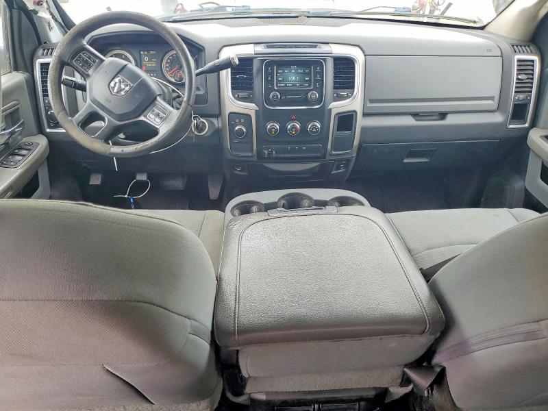 51978506 :رقم المزاد ، 3C6UR5DL8JG424782 vin ، 2018 Ram 2500 مزاد بيع