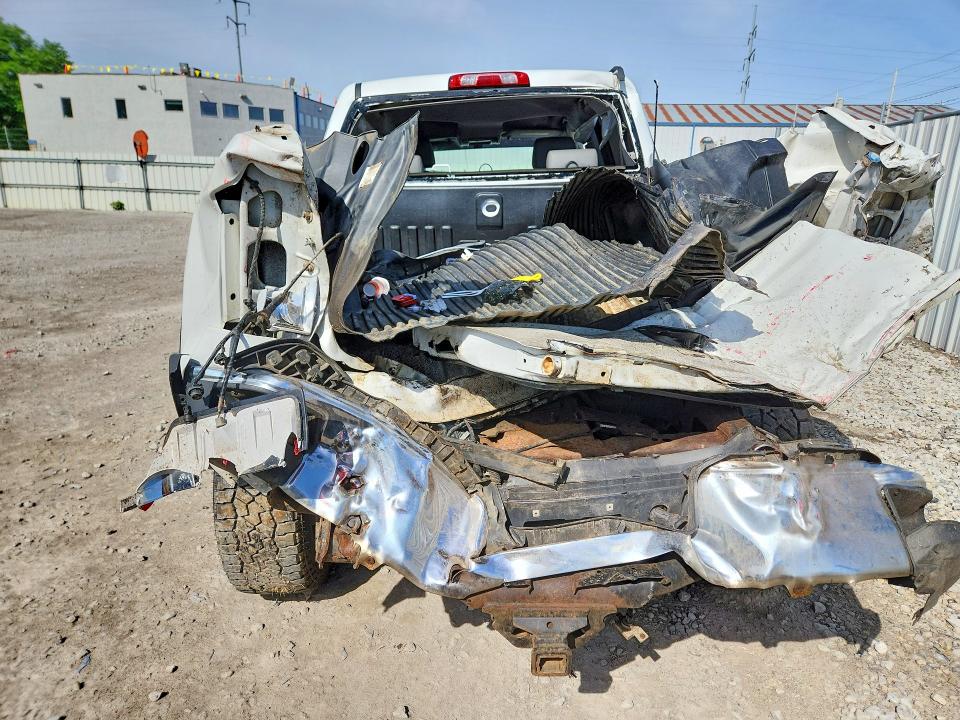 50889656 :رقم المزاد ، 1GT12REG8HF172682 vin ، 2017 Gmc Sierra مزاد بيع